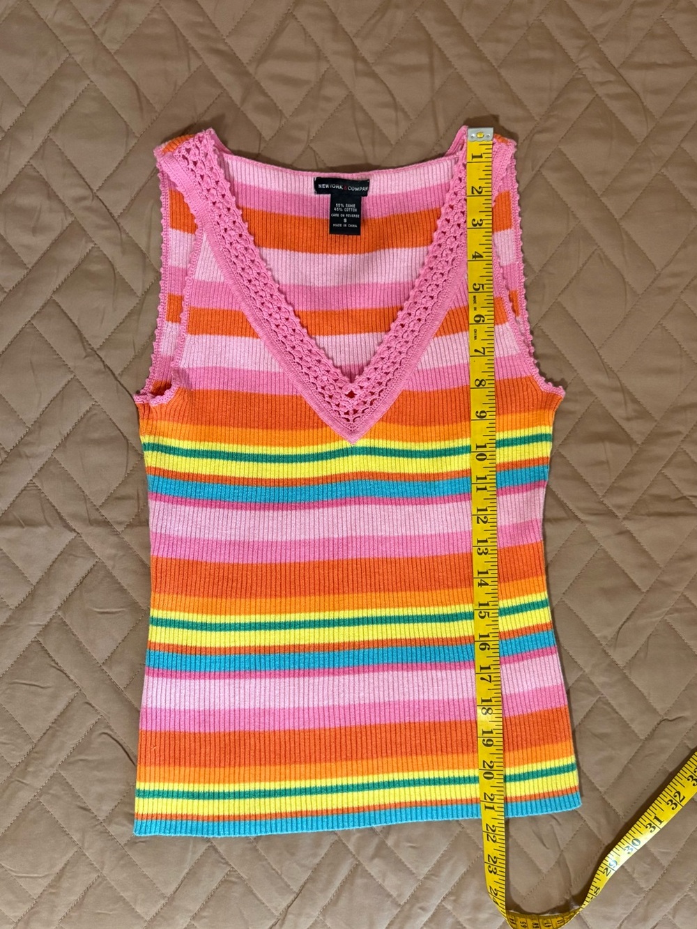 Bubble Gum Pink Stripe V-Neck Knit Tank Top New York & Style Ladies Small - Picture 6 of 7